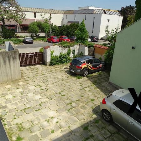Ovaros Apartman Veszprem Luaran gambar