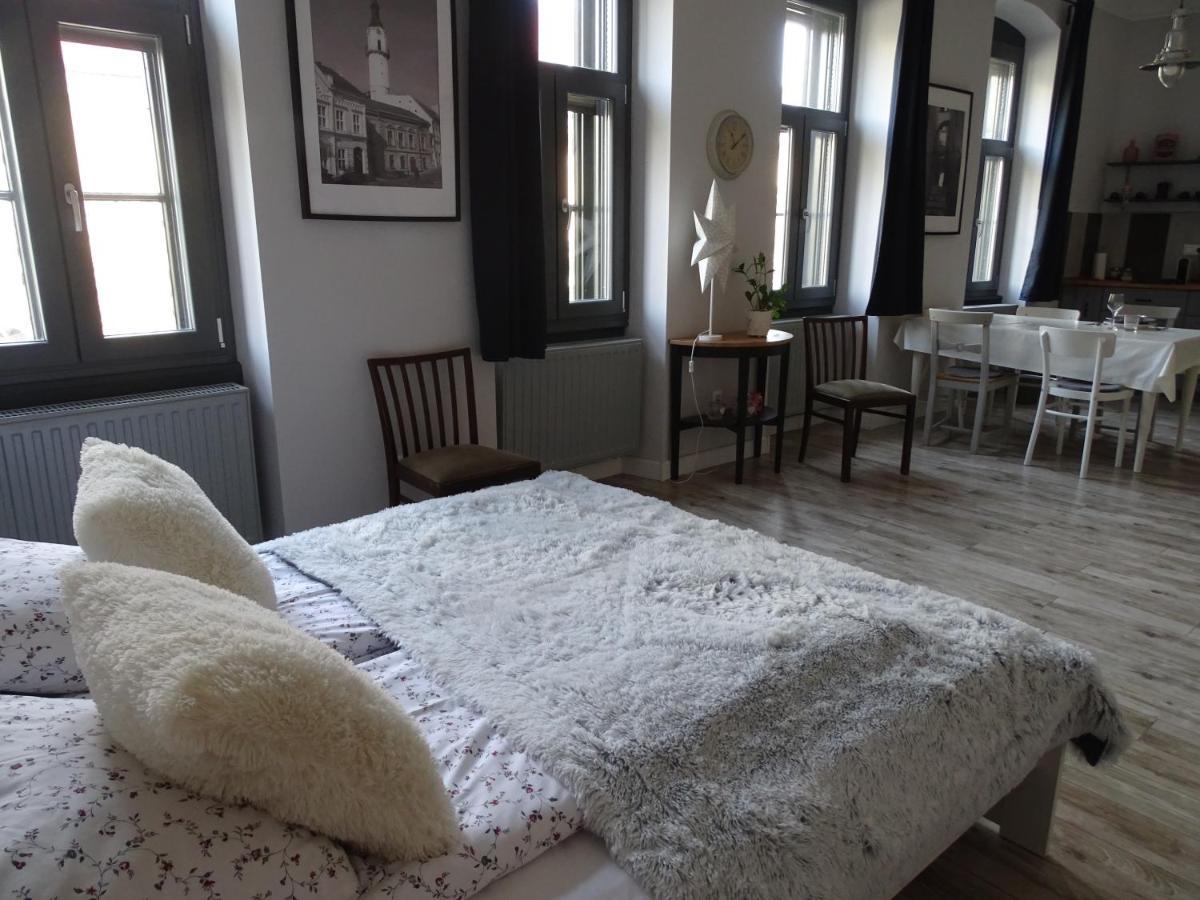 Ovaros Apartman Veszprem Luaran gambar