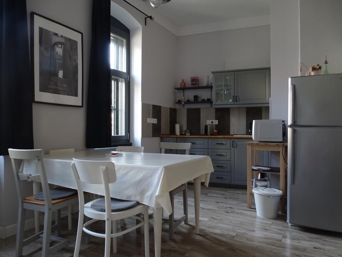 Ovaros Apartman Veszprem Luaran gambar