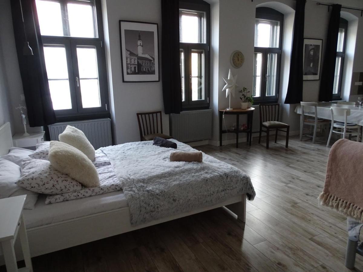 Ovaros Apartman Veszprem Luaran gambar