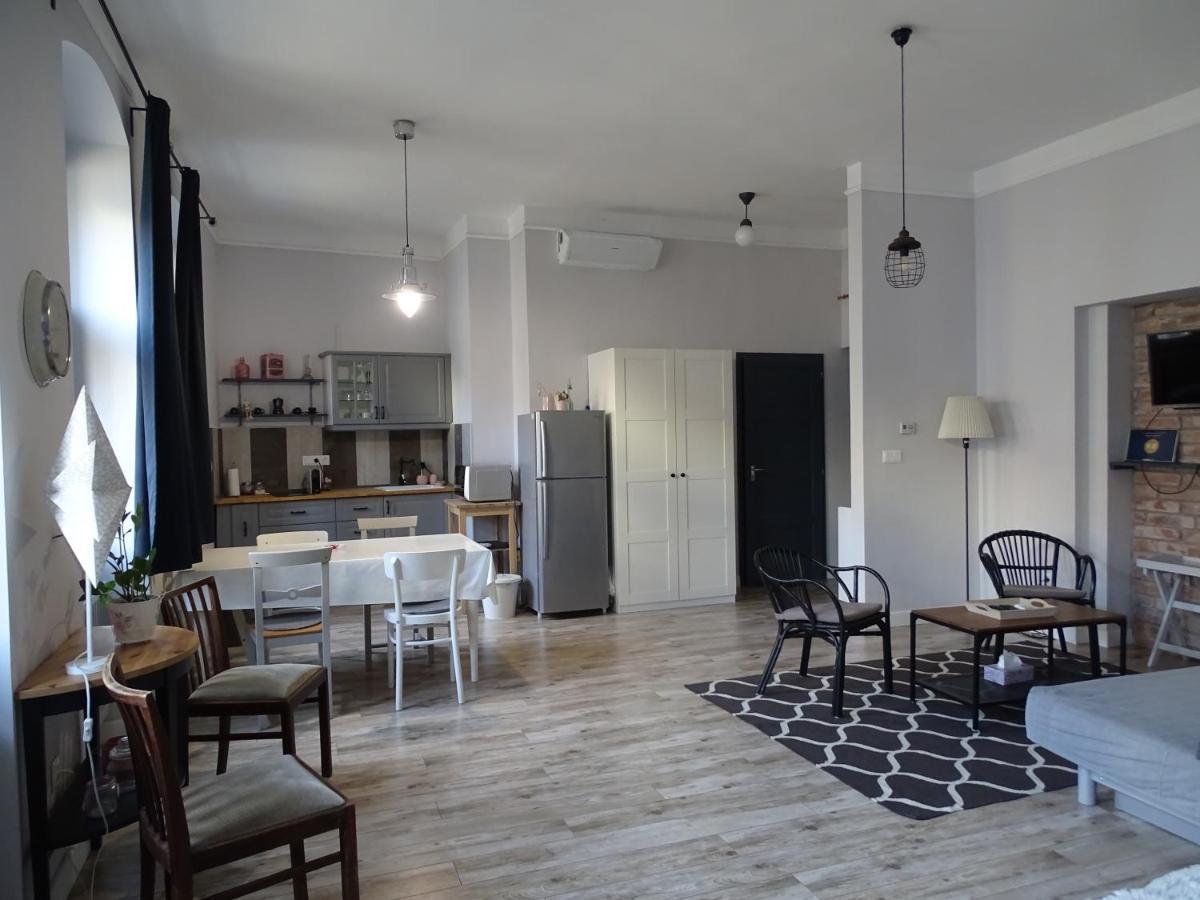 Ovaros Apartman Veszprem Luaran gambar