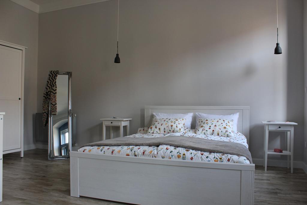 Ovaros Apartman Veszprem Luaran gambar