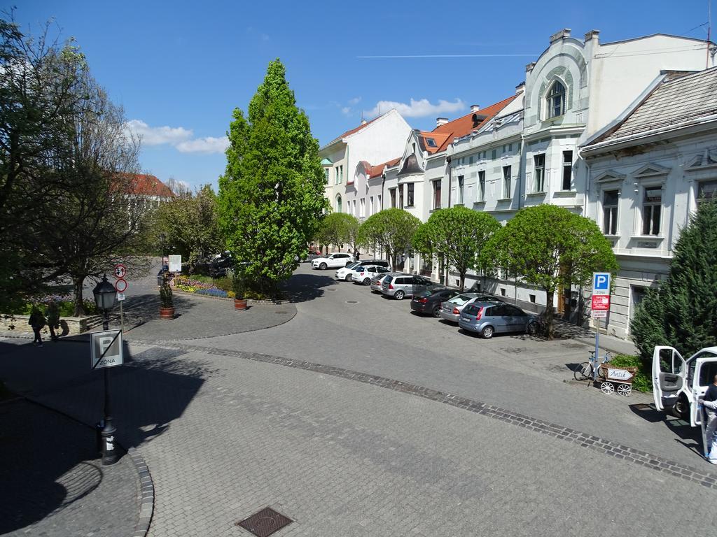 Ovaros Apartman Veszprem Luaran gambar
