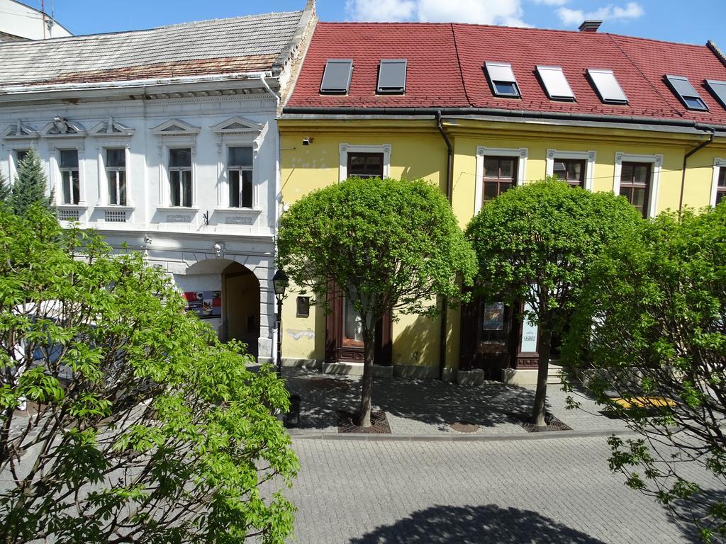 Ovaros Apartman Veszprem Luaran gambar