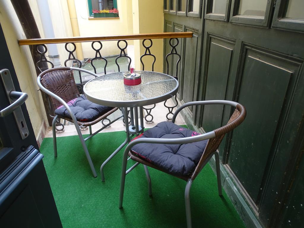 Ovaros Apartman Veszprem Luaran gambar